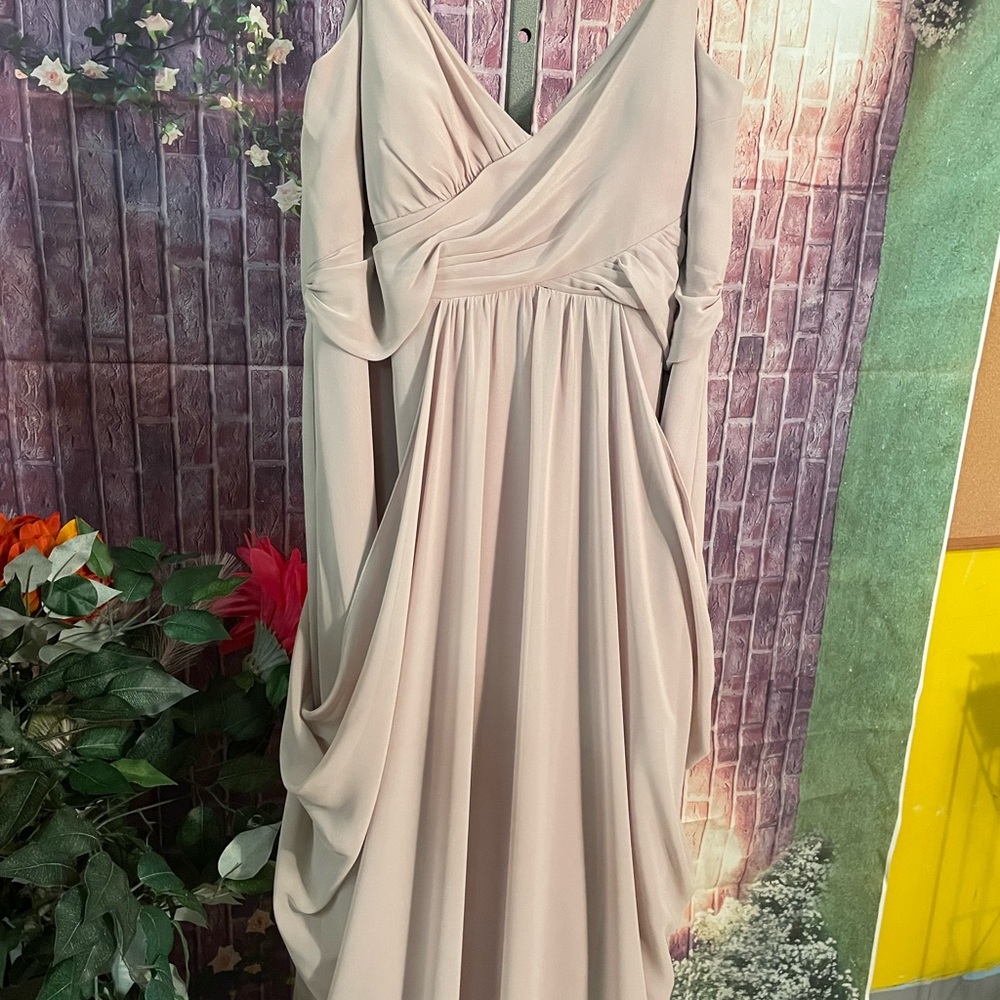 Elegant Cream Women's Dress